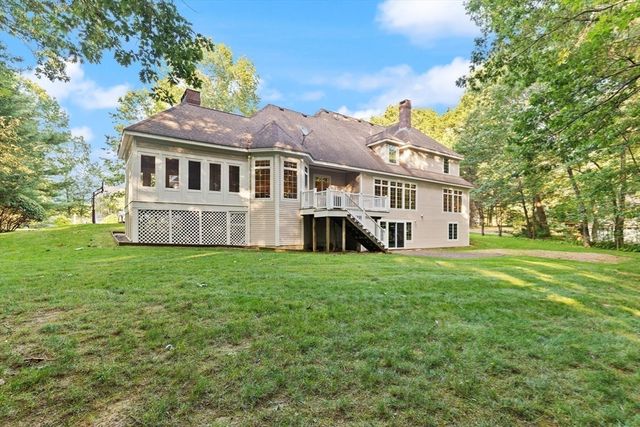 2 New Meadow Lane, Topsfield, MA 01983