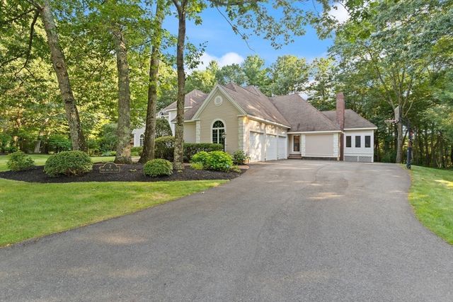 2 New Meadow Lane, Topsfield, MA 01983