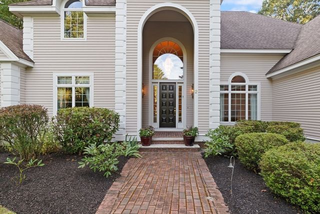 2 New Meadow Lane, Topsfield, MA 01983