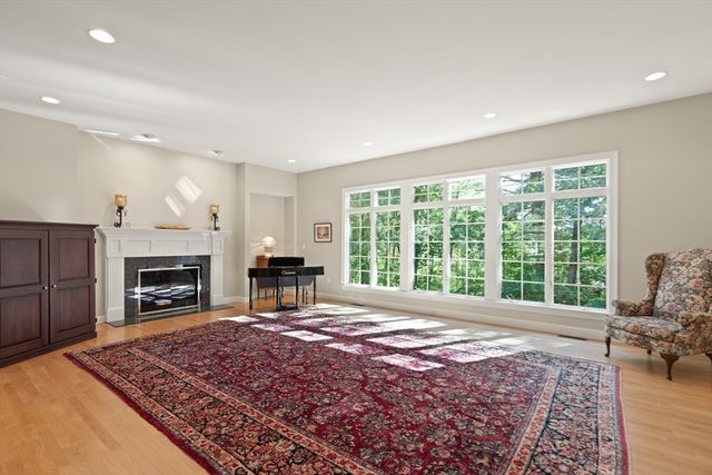 2 New Meadow Lane, Topsfield, MA 01983