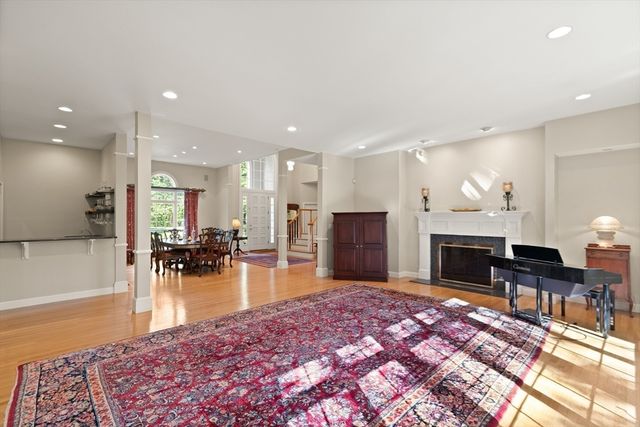 2 New Meadow Lane, Topsfield, MA 01983