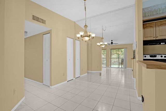 9933 N Belfort Circle 201, Tamarac, FL 33321