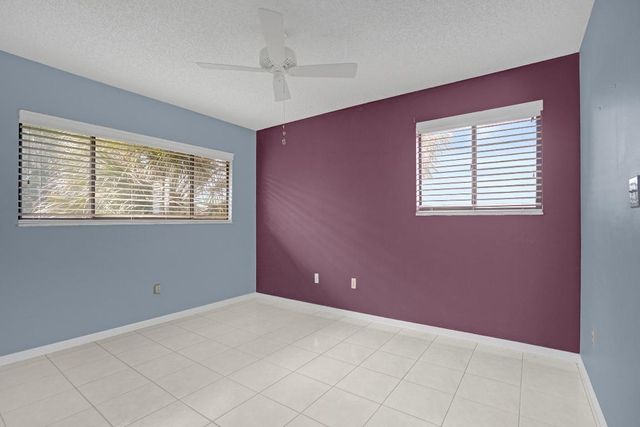 9933 N Belfort Circle 201, Tamarac, FL 33321