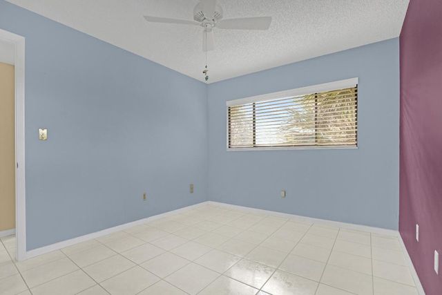 9933 N Belfort Circle 201, Tamarac, FL 33321