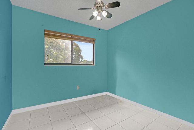 9933 N Belfort Circle 201, Tamarac, FL 33321