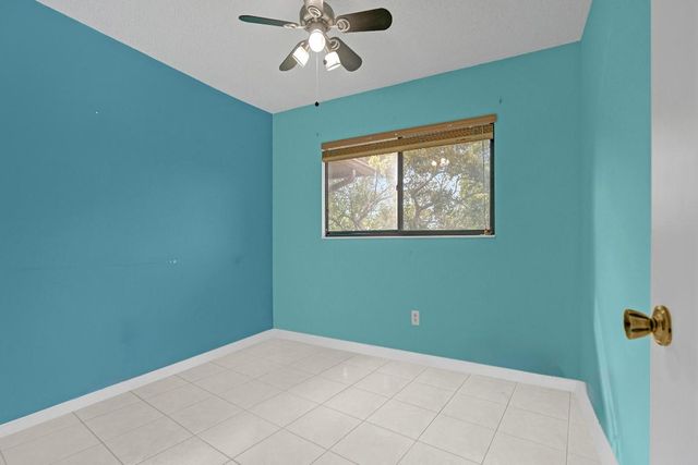 9933 N Belfort Circle 201, Tamarac, FL 33321