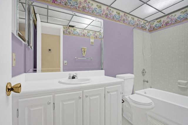 9933 N Belfort Circle 201, Tamarac, FL 33321