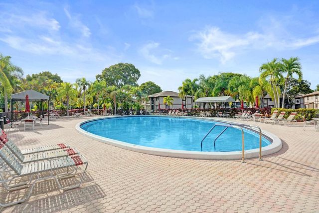 9933 N Belfort Circle 201, Tamarac, FL 33321