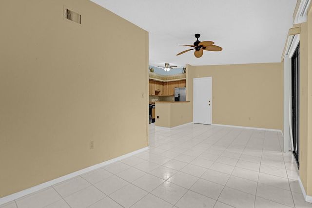 9933 N Belfort Circle 201, Tamarac, FL 33321