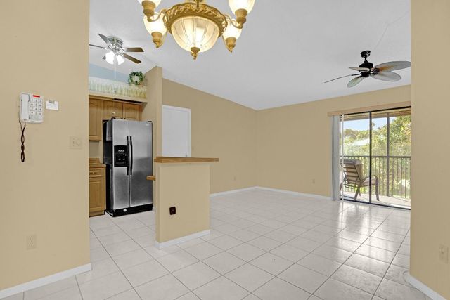 9933 N Belfort Circle 201, Tamarac, FL 33321