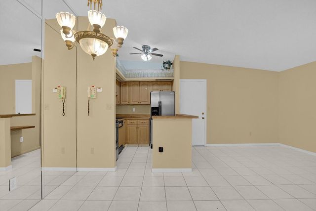 9933 N Belfort Circle 201, Tamarac, FL 33321