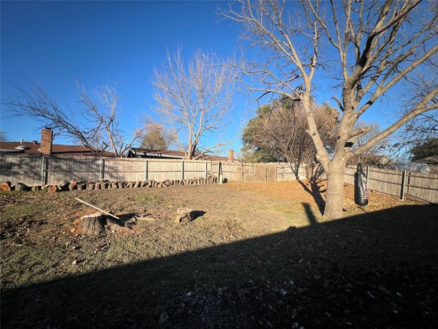 1911 Primrose Lane, Arlington, TX 76014