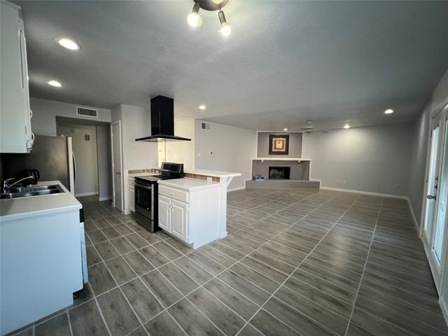 1911 Primrose Lane, Arlington, TX 76014