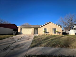 1911 Primrose Lane, Arlington, TX 76014