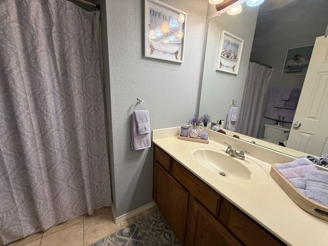 1202 Golden View Court, Arlington, TX 76001