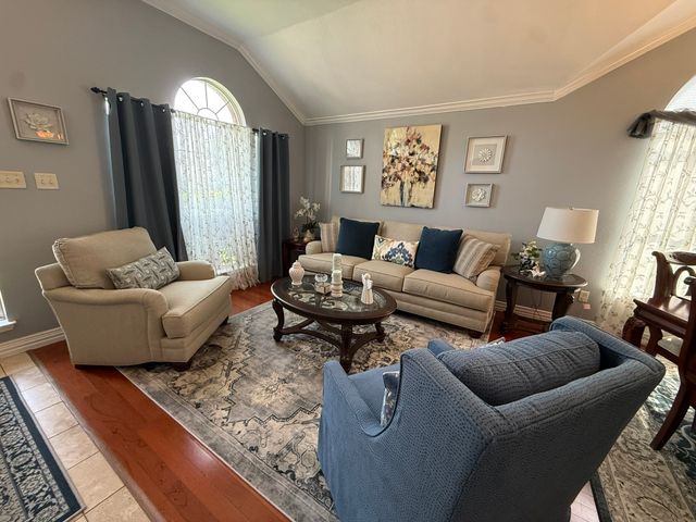 1202 Golden View Court, Arlington, TX 76001