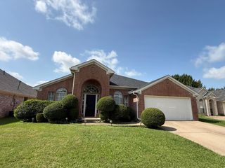 1202 Golden View Court, Arlington, TX 76001