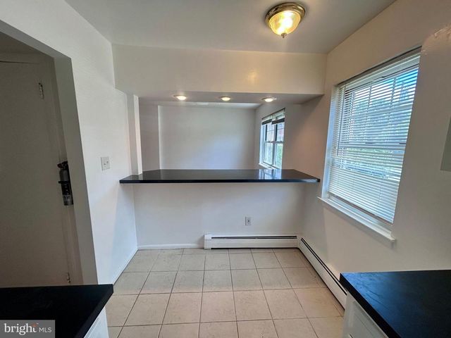 121-I THE ORCHARD, East Windsor, NJ 08512