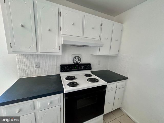 121-I THE ORCHARD, East Windsor, NJ 08512