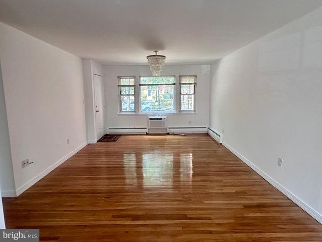 121-I THE ORCHARD, East Windsor, NJ 08512