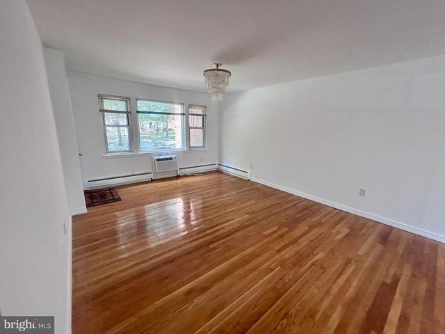 121-I THE ORCHARD, East Windsor, NJ 08512