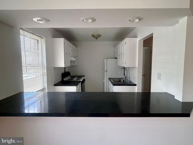 121-I THE ORCHARD, East Windsor, NJ 08512