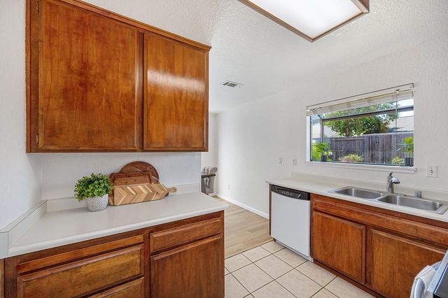 8668 Western Sun Way, Sacramento, CA 95828