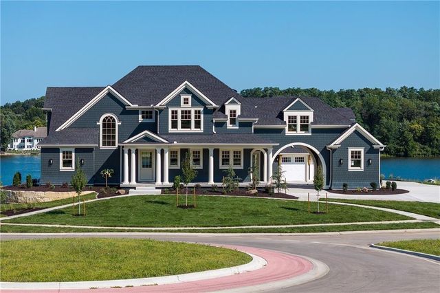 1201 SW Corinthian Lane, Lee's Summit, MO 64081