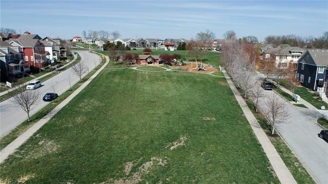 1201 SW Corinthian Lane, Lee's Summit, MO 64081