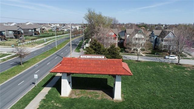 1201 SW Corinthian Lane, Lee's Summit, MO 64081