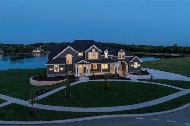 1201 SW Corinthian Lane, Lee's Summit, MO 64081