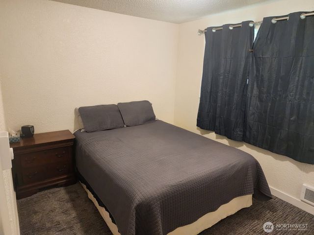 285 Mast Avenue NW, Ocean Shores, WA 98569