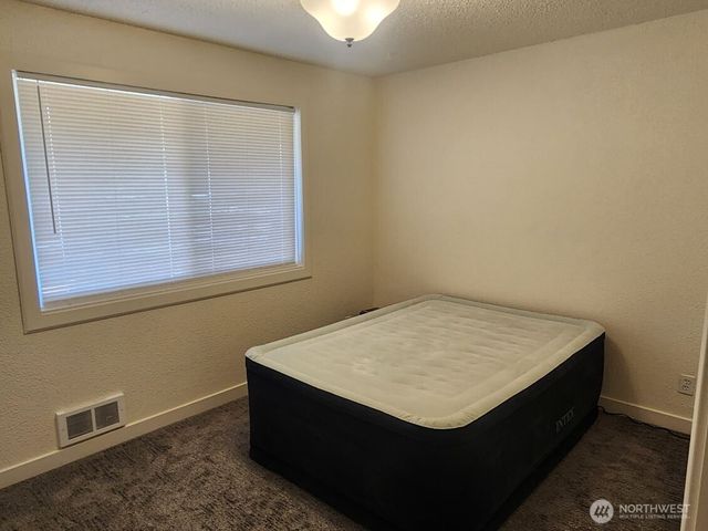 285 Mast Avenue NW, Ocean Shores, WA 98569