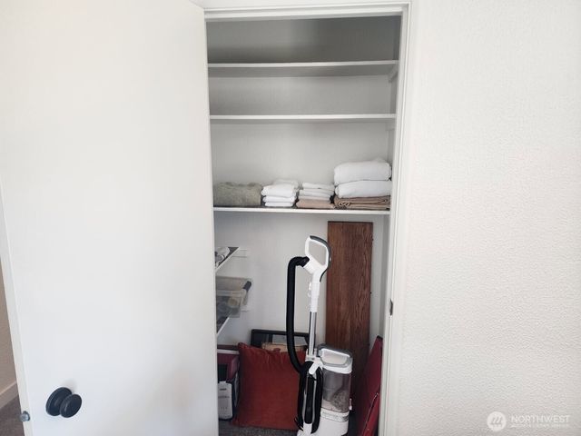 285 Mast Avenue NW, Ocean Shores, WA 98569