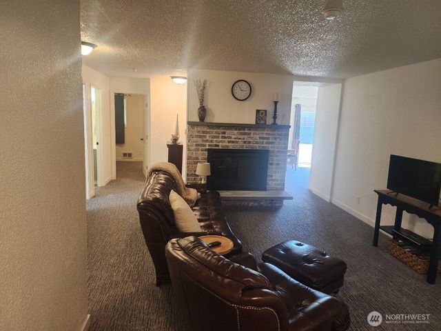 285 Mast Avenue NW, Ocean Shores, WA 98569