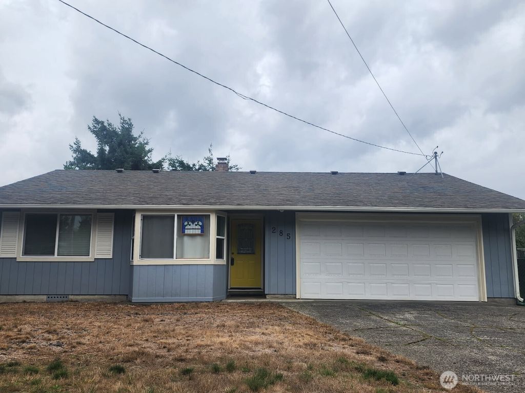 285 Mast Avenue NW, Ocean Shores, WA 98569