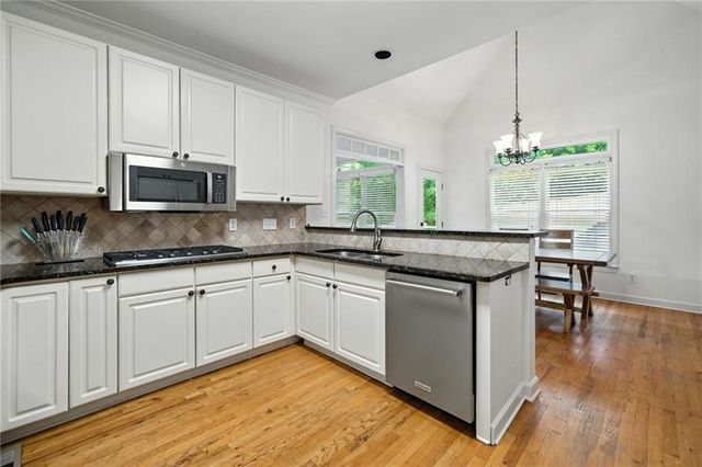 1377 Downington NW Lane, Acworth, GA 30101