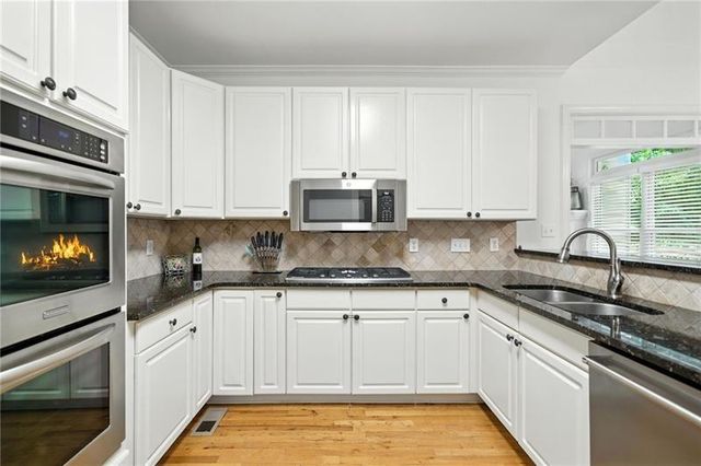 1377 Downington NW Lane, Acworth, GA 30101