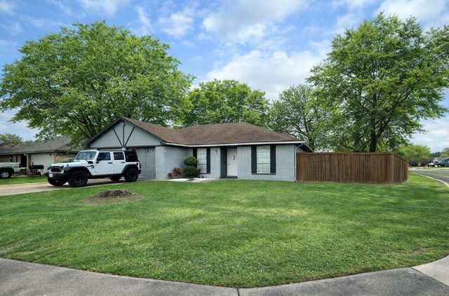 249 Corkwood, Lake Jackson, TX 77566