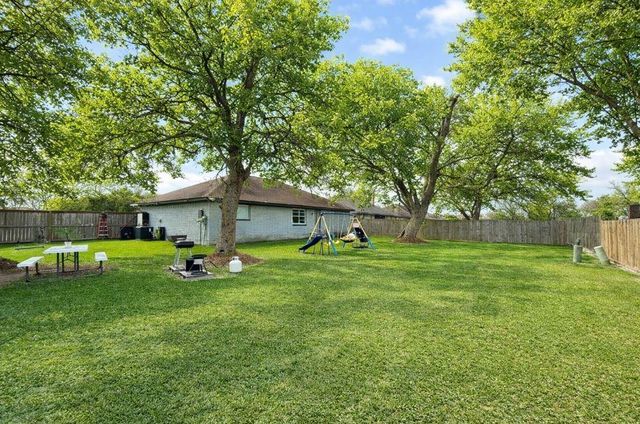 249 Corkwood, Lake Jackson, TX 77566