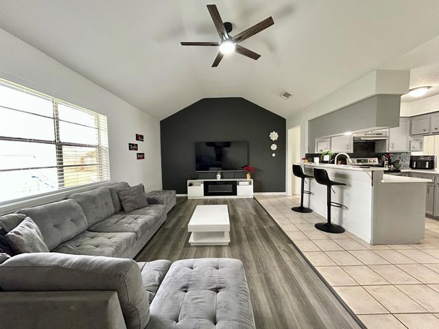 249 Corkwood, Lake Jackson, TX 77566