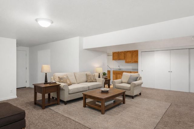 5119 E Foppiano Ln, Stockton, CA 95212