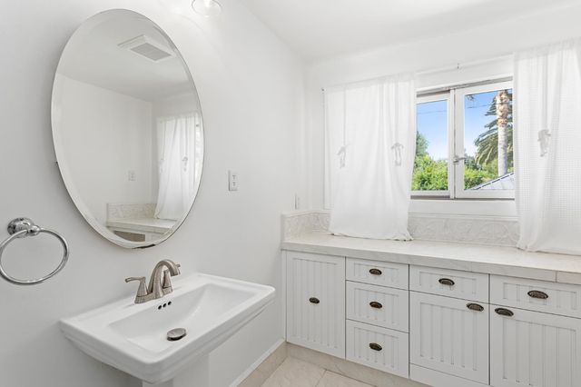 5119 E Foppiano Ln, Stockton, CA 95212