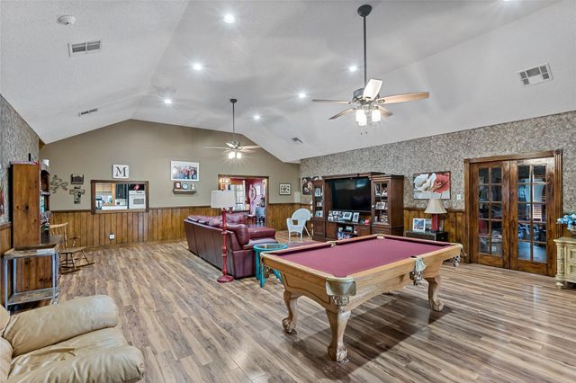 1314 N Tammye Lane, Madisonville, TX 77864