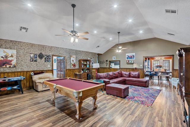 1314 N Tammye Lane, Madisonville, TX 77864