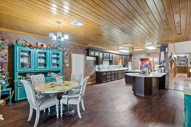 1314 N Tammye Lane, Madisonville, TX 77864