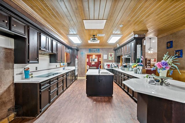 1314 N Tammye Lane, Madisonville, TX 77864