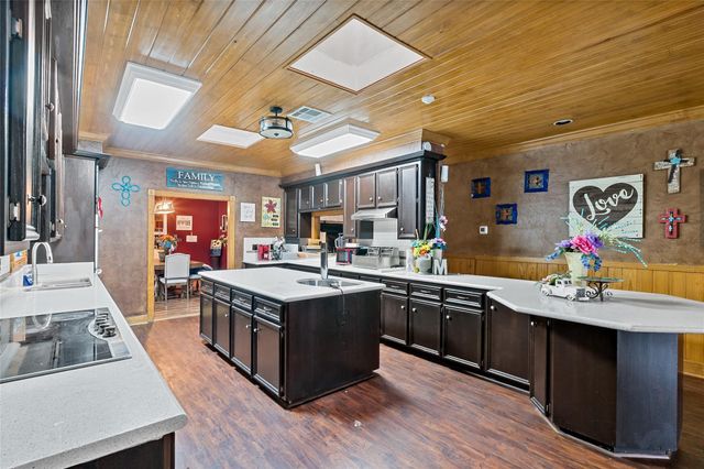 1314 N Tammye Lane, Madisonville, TX 77864