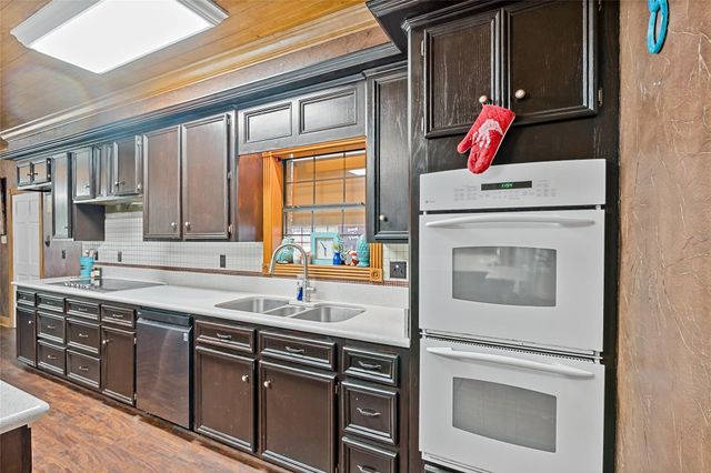 1314 N Tammye Lane, Madisonville, TX 77864