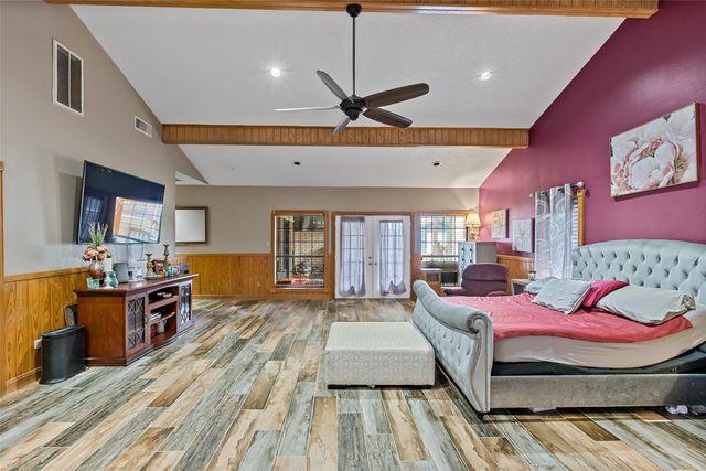 1314 N Tammye Lane, Madisonville, TX 77864